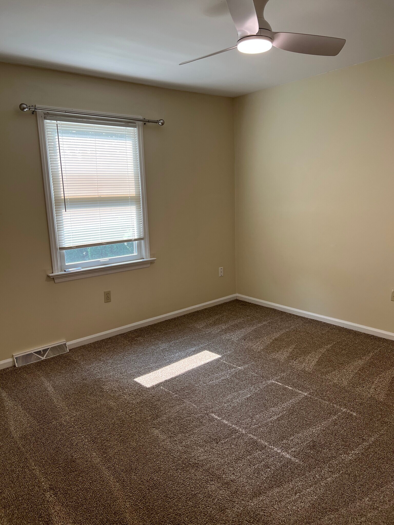 Building Photo - 1520 Tussey Ct