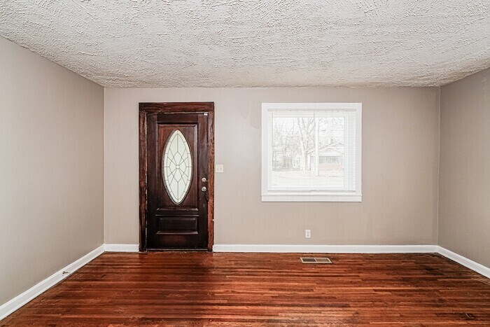 Building Photo - 1153 14th Pl SW