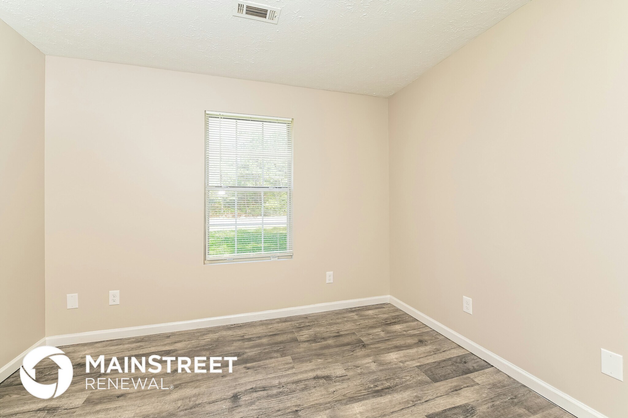 Building Photo - 107 Live Oak Dr