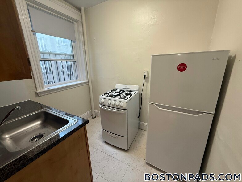 Primary Photo - 1185 Boylston St