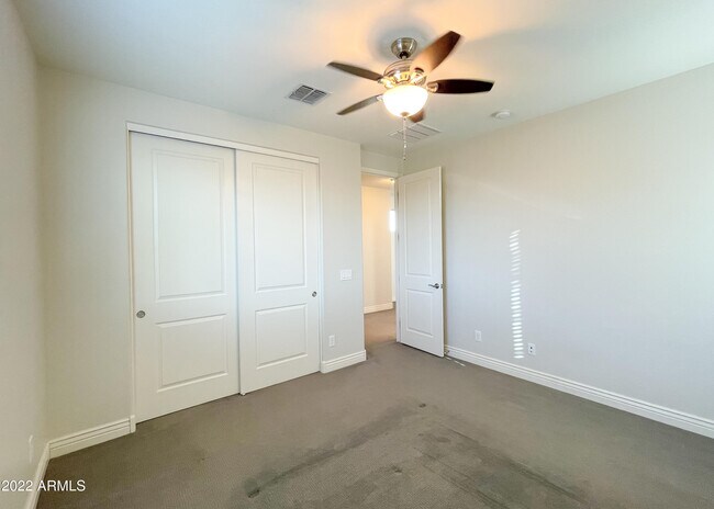 Building Photo - 2902 E Ebony Dr