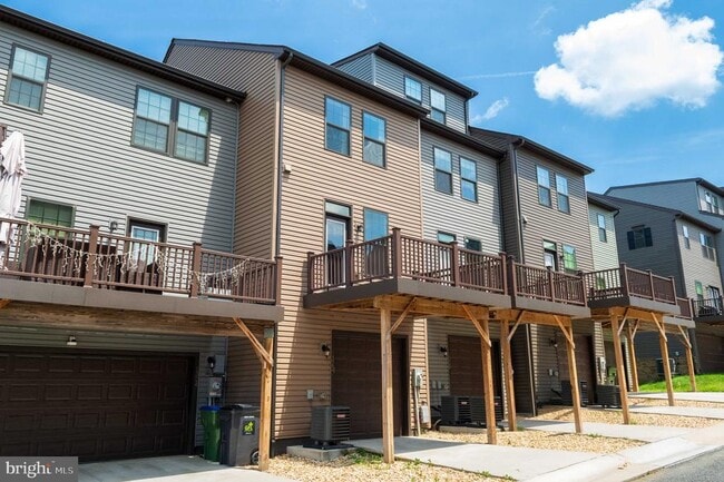 Building Photo - 1322 Depot Ln