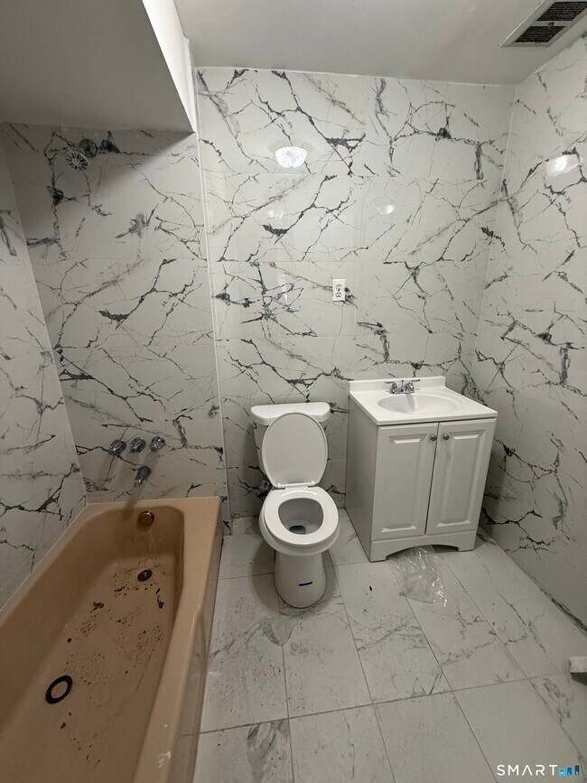 Building Photo - 240 Madison Ave