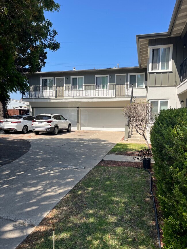 Building Photo - 1840 Colonia Pl