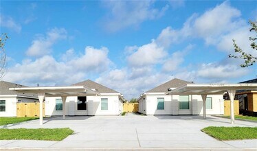 Building Photo - 13 Sandpiper Ave