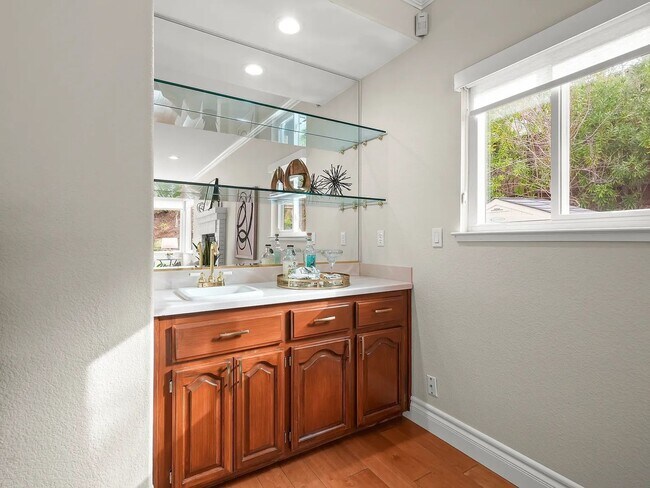 Building Photo - Luxury, comfort, and breathtaking surroundings in Stunning Clayton home!