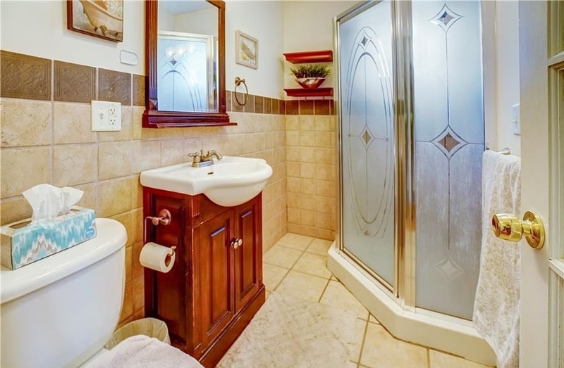 Building Photo - 99 Putney Dr