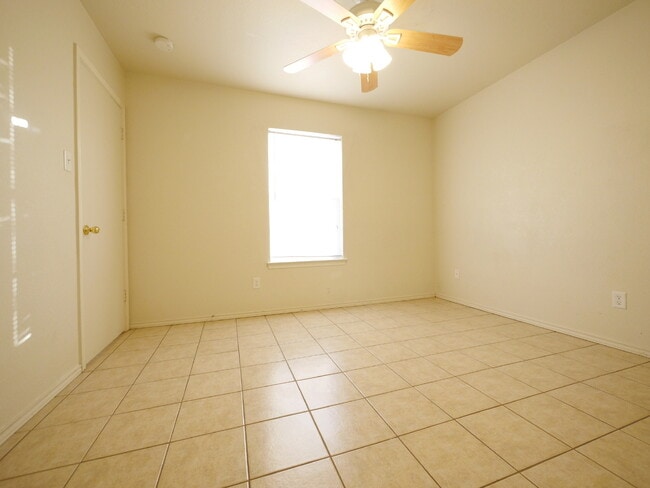 Building Photo - 1621 Inca Dr