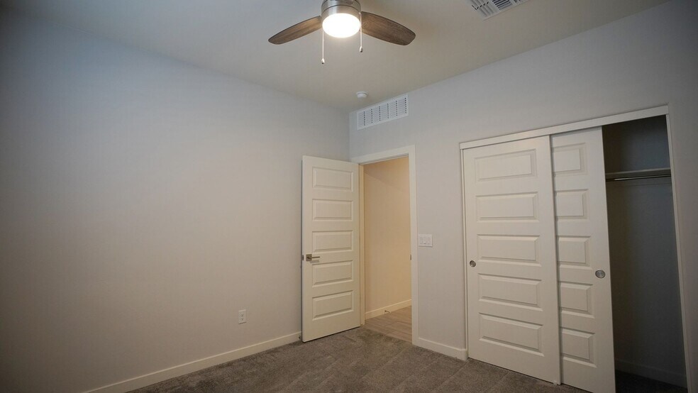 Building Photo - 13942 E Silver Pne Trl