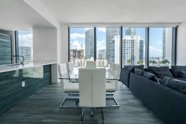 Building Photo - 460 NE 28th St