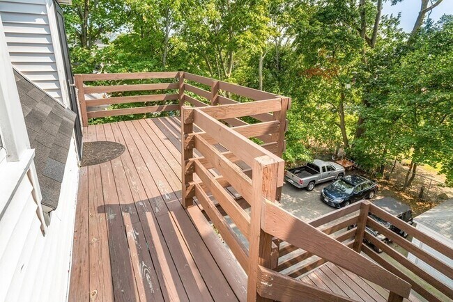 Building Photo - 15 Beale St