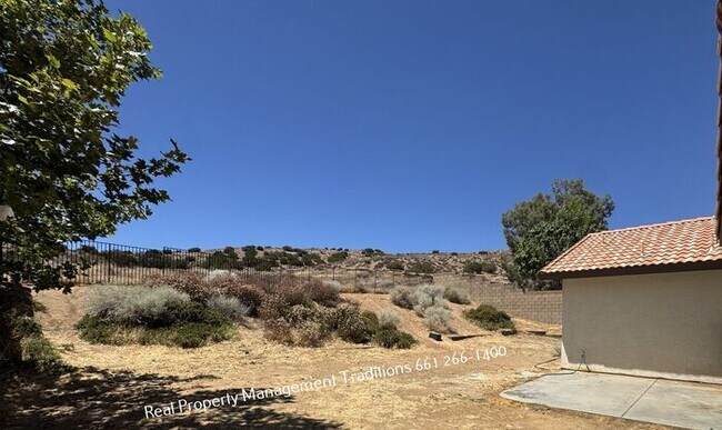Building Photo - 50% OFF FIRST MONTH'S RENT!!! GREAT Westsi...