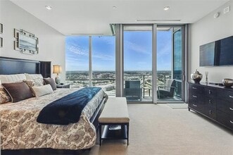 Building Photo - 1301 Throckmorton St