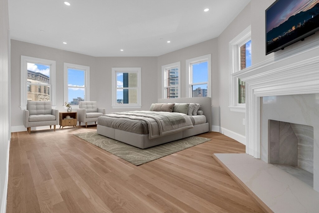 Building Photo - 1485 Beacon St