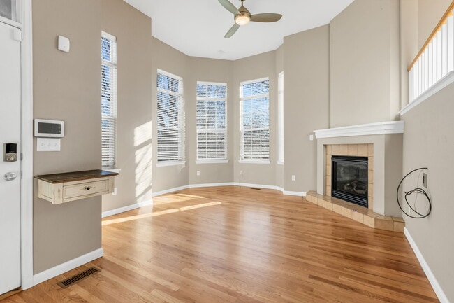 Building Photo - 2933 Central Park Blvd