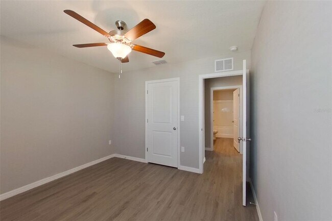 Building Photo - 8584 SW 43rd Ter