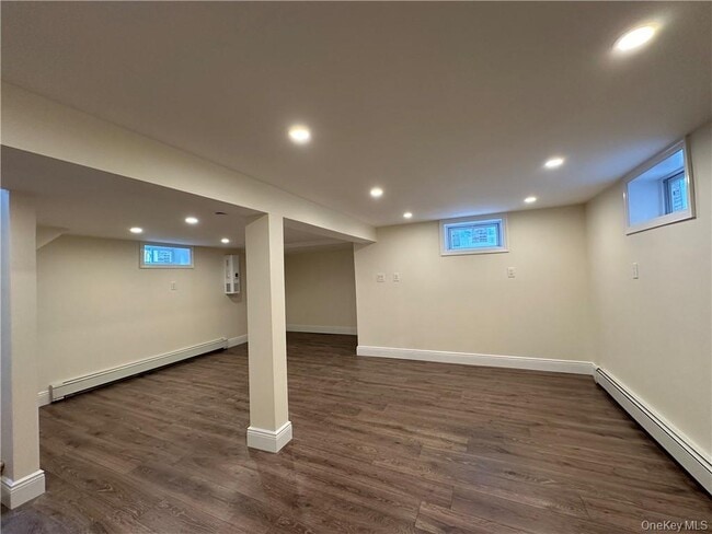 Building Photo - 69 Homestead Ave