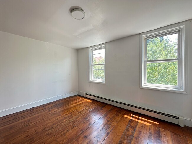 Building Photo - 1232 N Hancock St