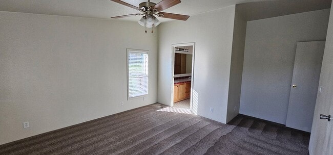 Building Photo - Horse Property on 2.5 Acres Minutes to Downtown Grants Pass