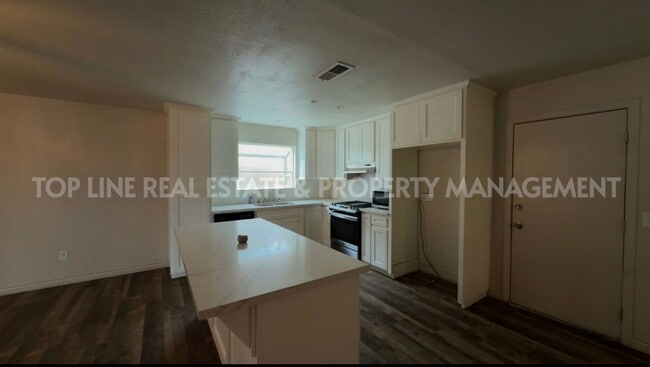 Building Photo - Coming Soon!  Home For Rent with pool. Tenant occupied. Please do not disturb tenants.