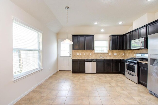 Building Photo - 2131 Tandy Park Way