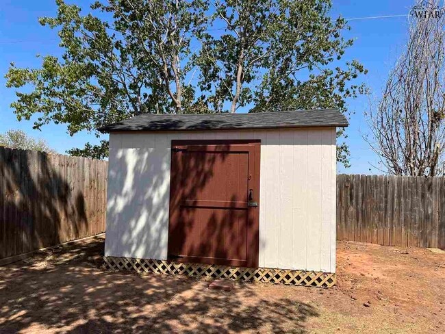 Building Photo - 5423 Flo Dr