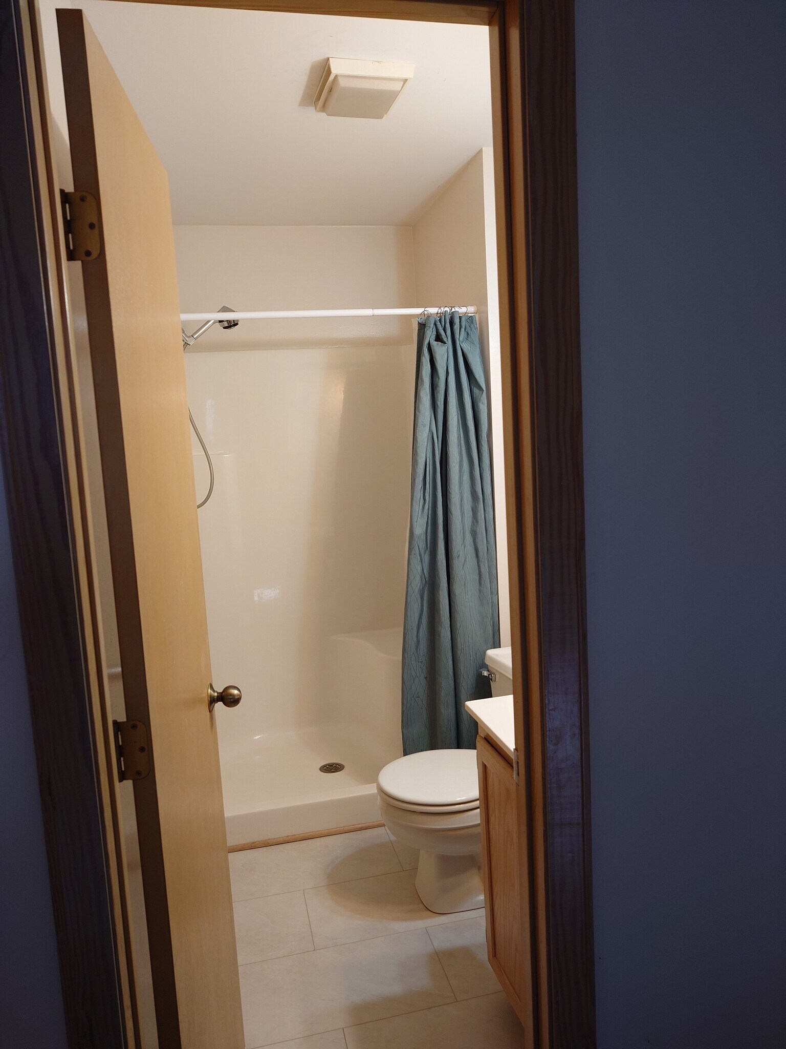 Building Photo - 2304 Merry Oaks Ct
