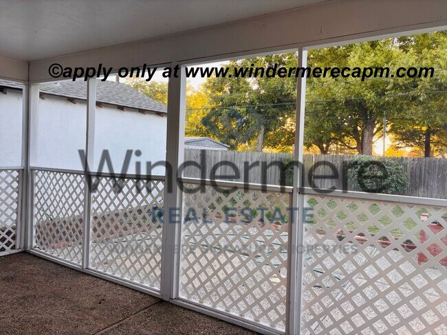 Building Photo - Charming 4 bedroom Home in Tahoe Park w/ E...