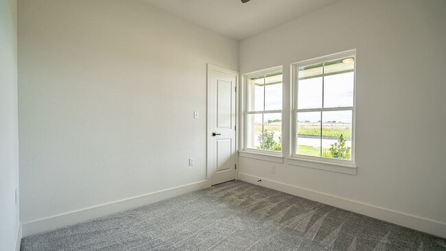 Building Photo - 2036 Salina Cir
