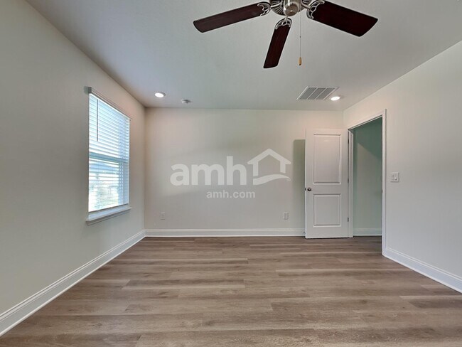 Building Photo - 940 Grafton Ridge Dr