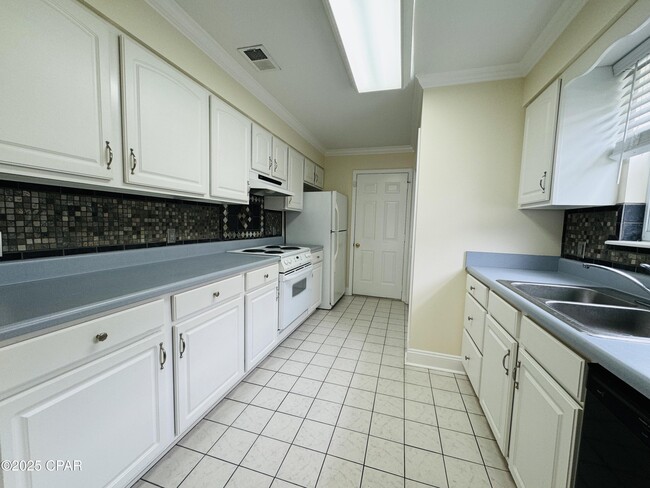 Building Photo - 5308 Lance St