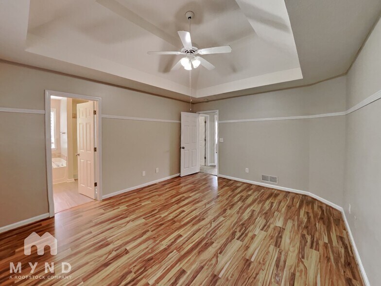 Building Photo - 495 Princeton Dr