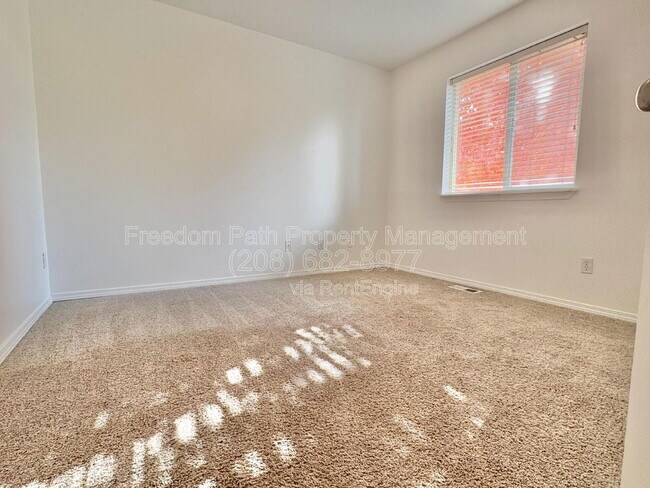 Building Photo - 1490 W Timor Ave