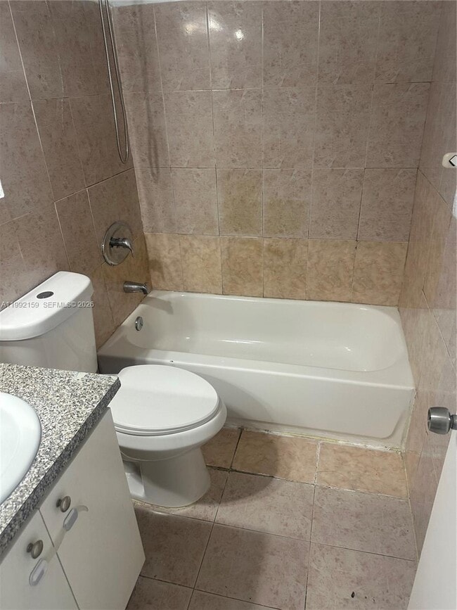 Building Photo - 16800 NE 4th Ct