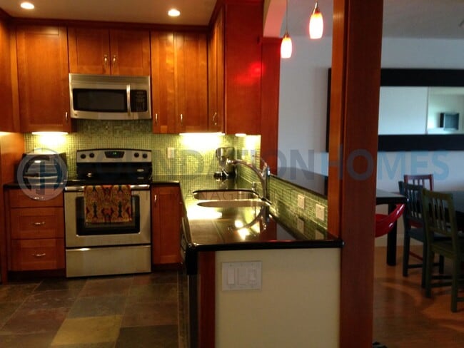 Building Photo - Waterfront Condo on Corte Madera Creek | Single-Level, Dock Access - FOUNDATION
