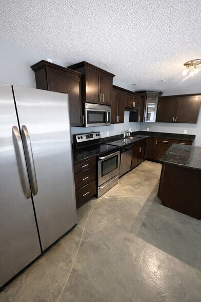 Building Photo - Eagle Crossing Luxury Apartments