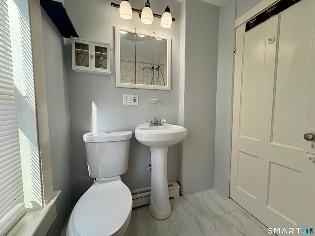 Building Photo - 24 Iowa St