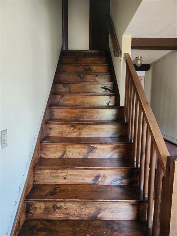 Building Photo - 285 Main St