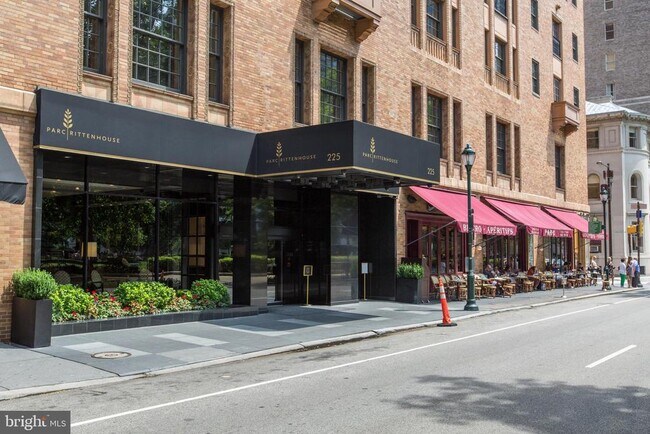 Building Photo - 219 S 18th St