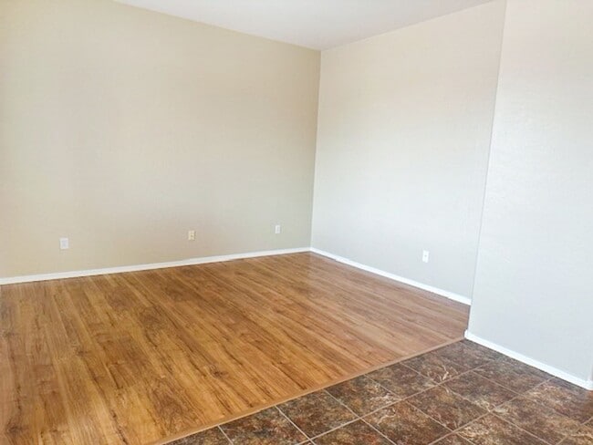 Building Photo - Enjoy the Incredible Estrella Mountain Ranch amenities!