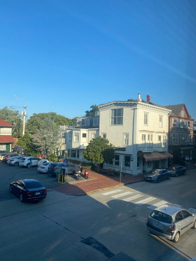 Building Photo - 107 Bellevue Ave