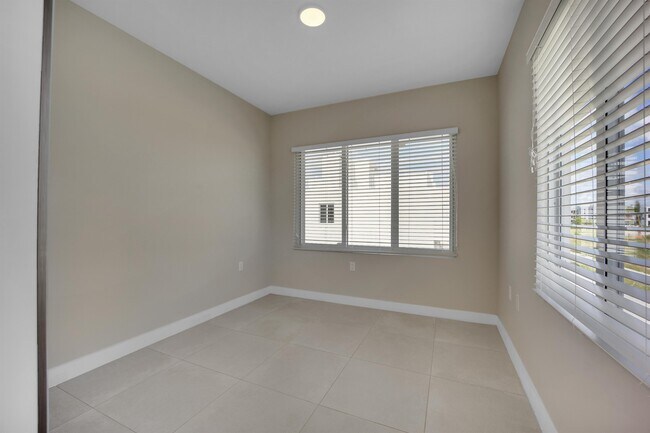 Building Photo - 13829 SW 262nd Ln