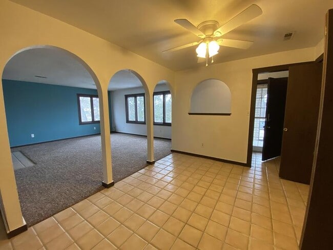 Building Photo - 3061 Reed Avenue - 3