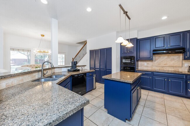 Building Photo - 15826 Jamie Lee Dr