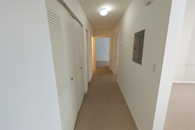 Building Photo - 10562 Windsor Lake Ct
