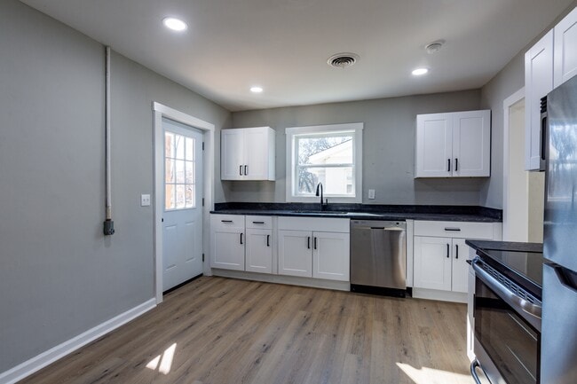 Building Photo - 3312 Tarlton Ave