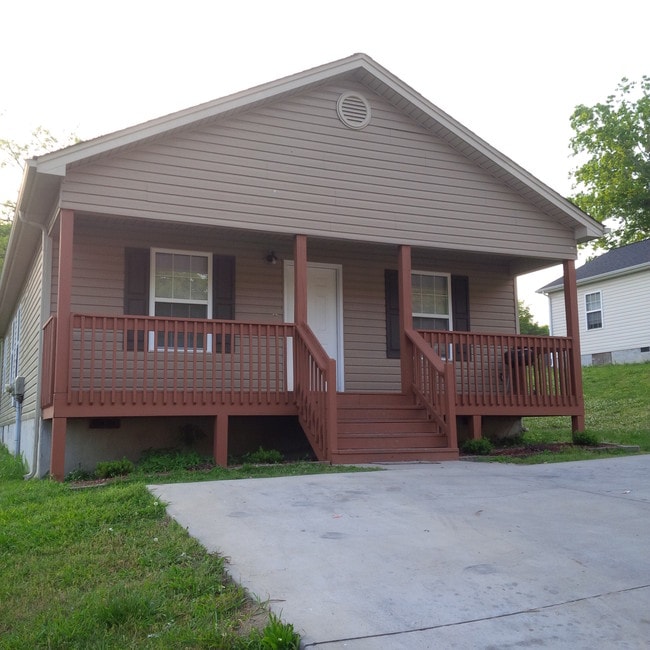 Building Photo - 513 N Germantown Rd