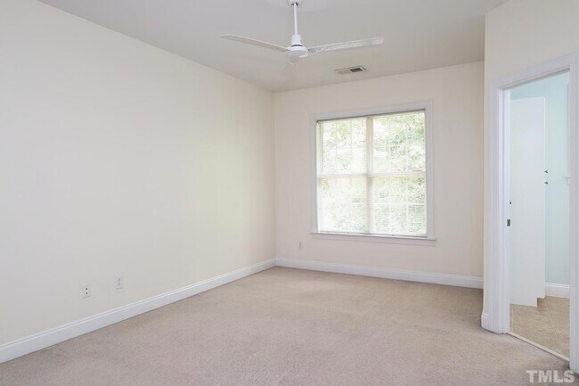 Building Photo - 643 Highpark Lane