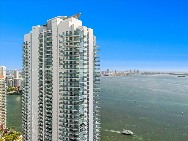 Building Photo - 1331 Brickell Bay Dr