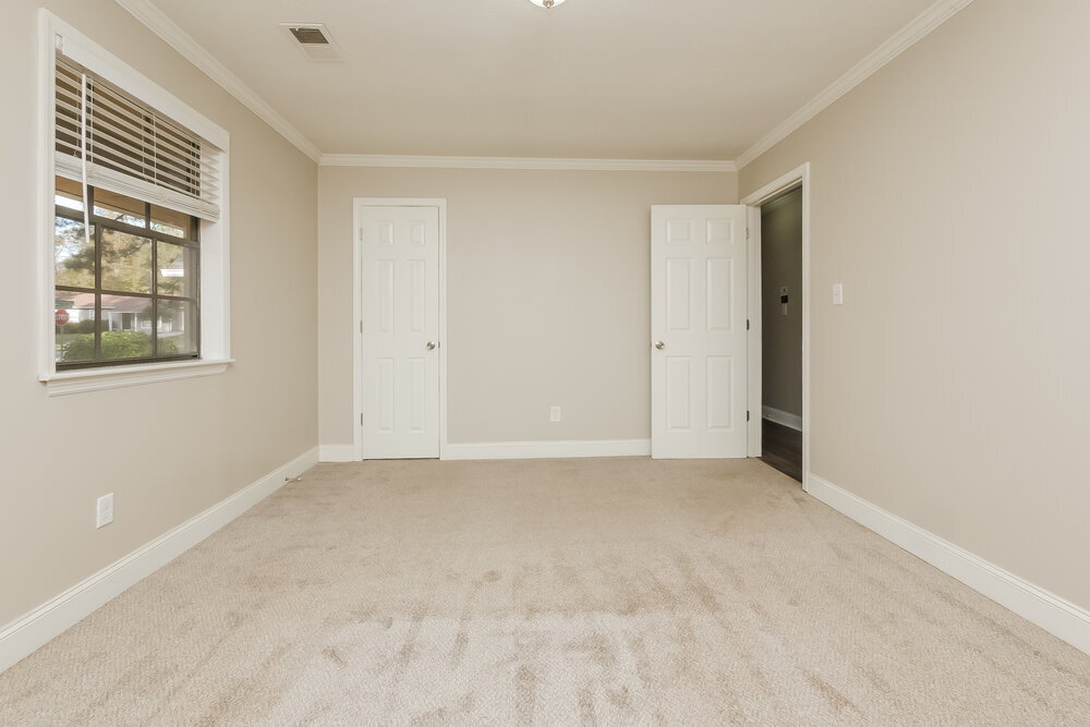 Building Photo - 9346 Woodknoll Way